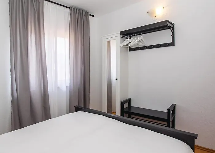 Majda At The Paradise * Murvica