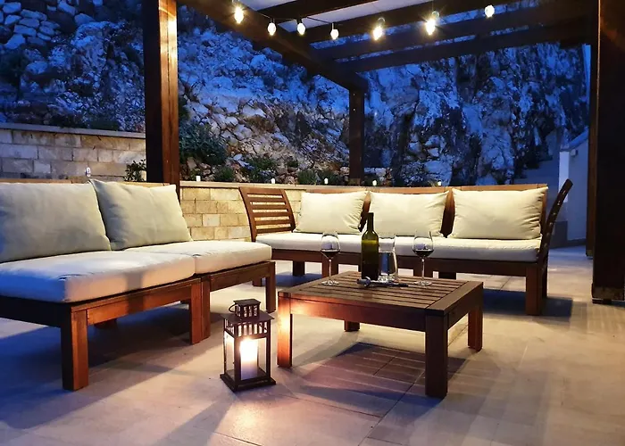 Majda At The Paradise