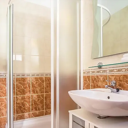 Majda At The Paradise Villa